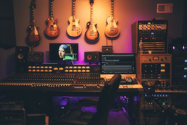 Mixing console